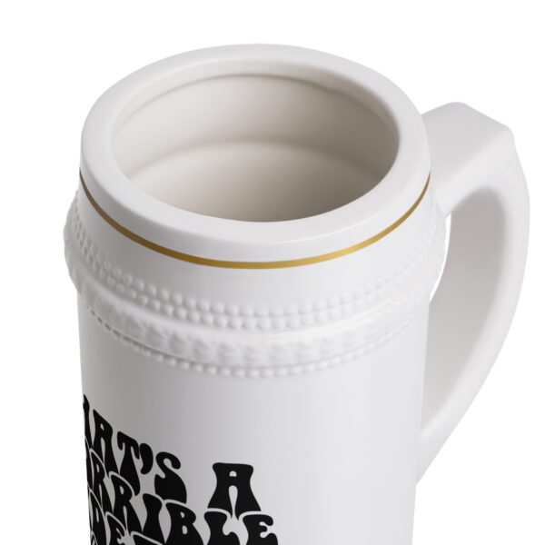 Mug à Bière 22oz avec Détail Doré - "That's a horrible idea...what time?" – Image 4